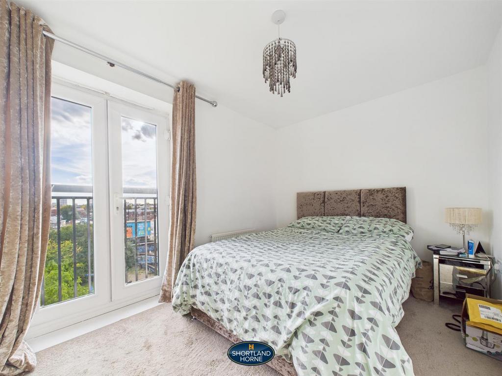 CAM01906 G0-PR0591-STILL009.jpg