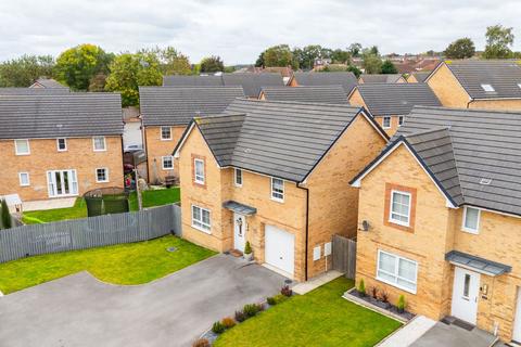 4 bedroom detached house for sale, Waterton Close, Leeds LS26