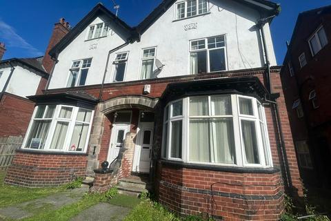 7 bedroom house to rent, St Michaels Villas, Leeds