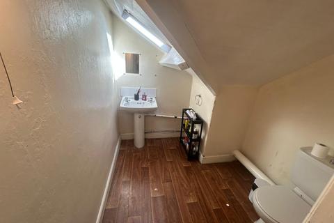7 bedroom house to rent, St Michaels Villas, Leeds