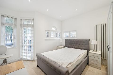 3 bedroom apartment to rent, Horn Lane, London, W3