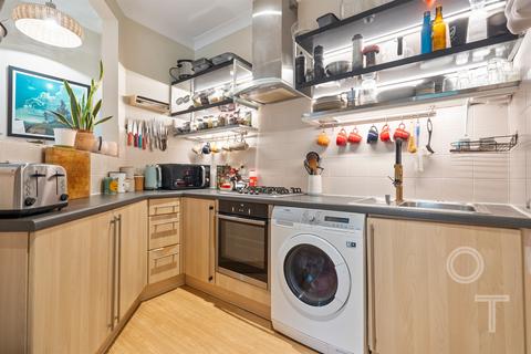 2 bedroom flat for sale, Grafton Road, Kentish Town NW5
