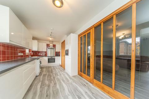 2 bedroom flat for sale, Swallow Brae, Livingston EH54