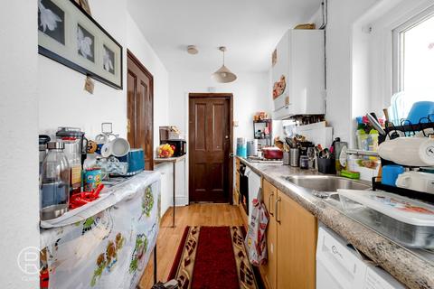 2 bedroom flat for sale, The Broadway, Hanwell, London, W7