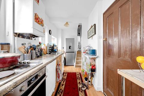 2 bedroom flat for sale, The Broadway, Hanwell, London, W7