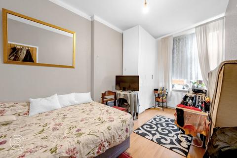2 bedroom flat for sale, The Broadway, Hanwell, London, W7