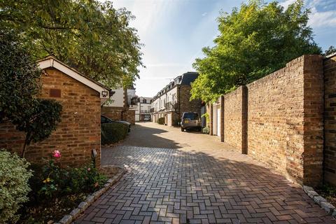 undefined, Watermans Mews, Ealing W5