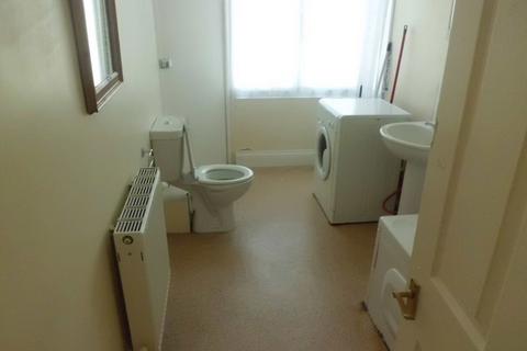 2 bedroom flat to rent, Flat 2 933 Bristol Road, B29 6ND
