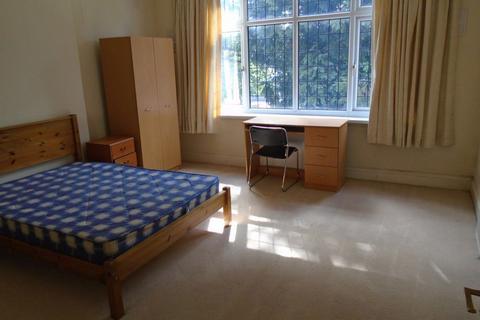 2 bedroom flat to rent, Flat 2 933 Bristol Road, B29 6ND