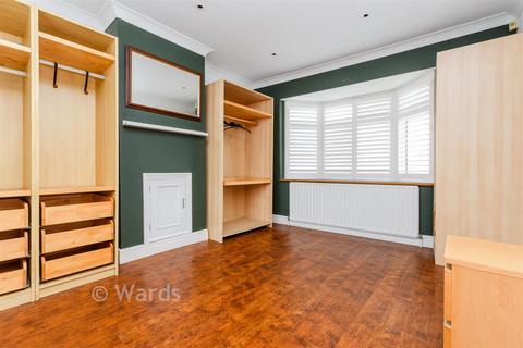 2a Chieveley Parade, Bexleyheath, DA7 6EB