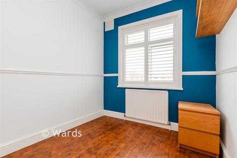 2a Chieveley Parade, Bexleyheath, DA7 6EB