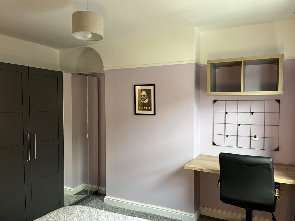5 Victoria Terrace - Bedroom (2).jpg