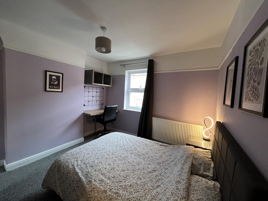 5 Victoria Terrace - Bedroom 1.jpg