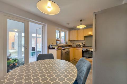 8 Mattocks Path, Swindon, SN1 7BS