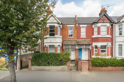 3 bedroom flat for sale, Palermo Road, London NW10