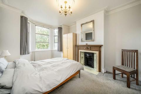 3 bedroom flat for sale, Palermo Road, London NW10
