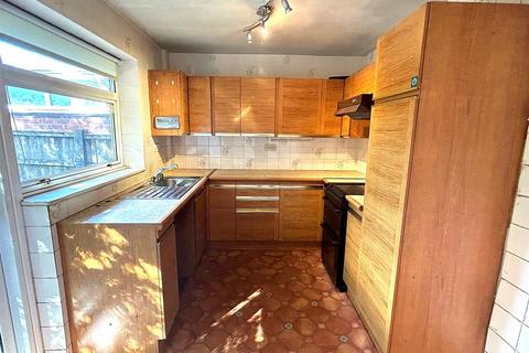 3 bedroom semi-detached house for sale, Telford Crescent, Leigh