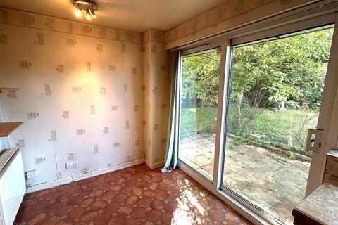 3 bedroom semi-detached house for sale, Telford Crescent, Leigh