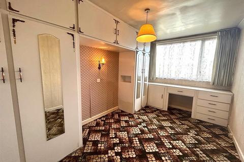 3 bedroom semi-detached house for sale, Telford Crescent, Leigh