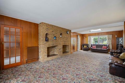 5 bedroom detached house for sale, Lower Road, Fetcham