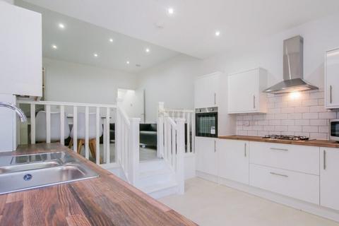 4 bedroom terraced house to rent, Dawlish Road, Birmingham B29