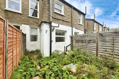 2 bedroom terraced house for sale, Barmeston Road, London SE6
