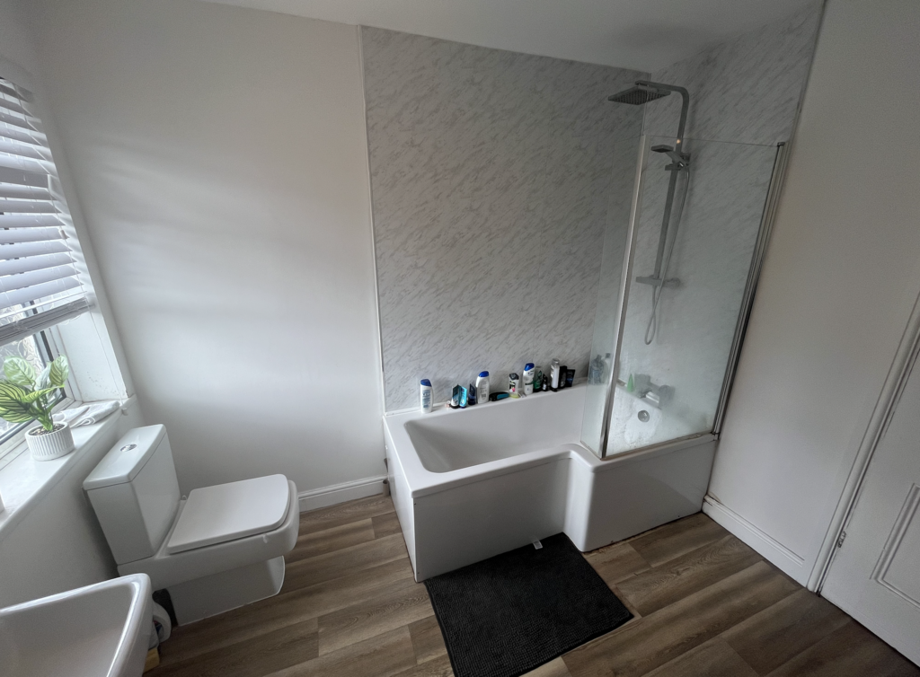 1 Scorer Street - Bathroom(2).png