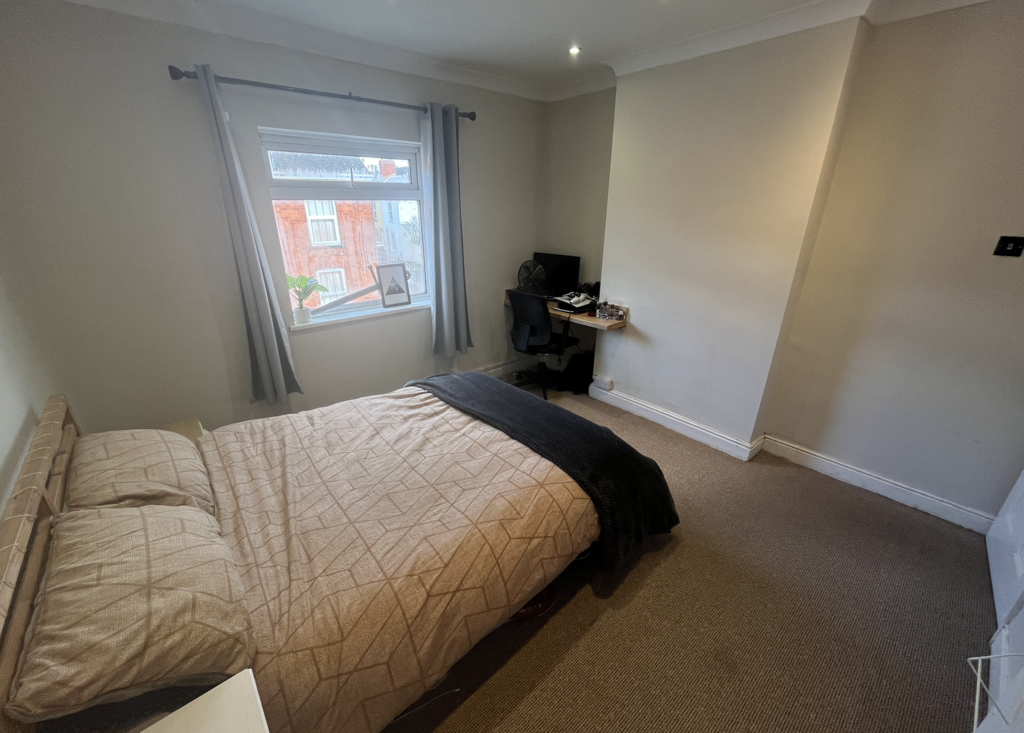 1 Scorer Street - Bedroom.png