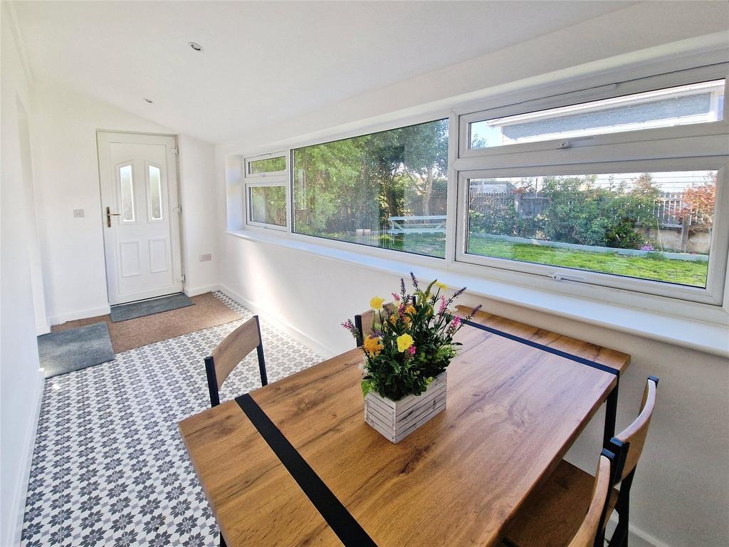 Dining/Sun Room