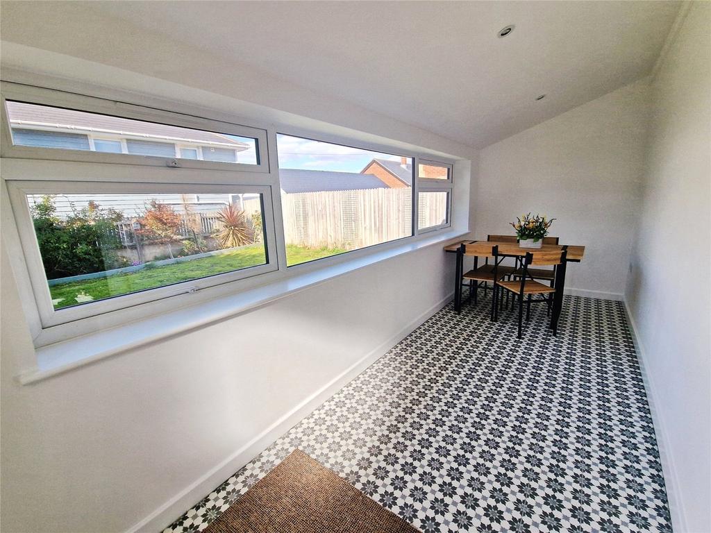 Dining/Sun Room