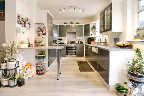 3 bedroom terraced house for sale, Newbury Road, Ilford IG2