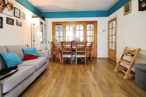 3 bedroom terraced house for sale, Newbury Road, Ilford IG2