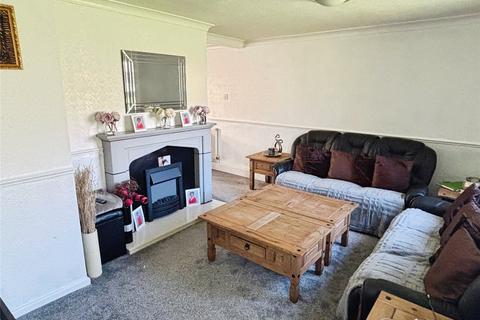 8 Bahram Grove, New Rossington, Doncaster, DN11 0RA