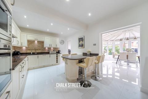 5 bedroom detached house for sale, Osborne Road, Hornchurch, RM11