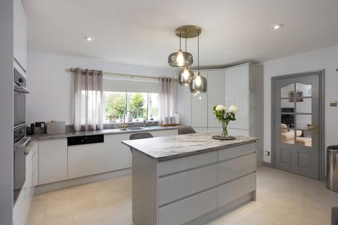 4 bedroom detached house for sale, Main Street, Great Heck, Goole