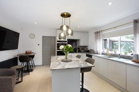 4 bedroom detached house for sale, Main Street, Great Heck, Goole