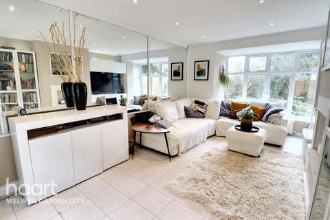 undefined, Vine Close, Welwyn Garden City