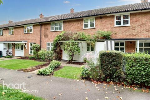 3 bedroom terraced house for sale, Vine Close, Welwyn Garden City