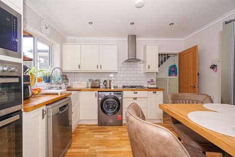 3 bedroom detached house for sale, Sedlescombe Road North, St Leonards-on-sea