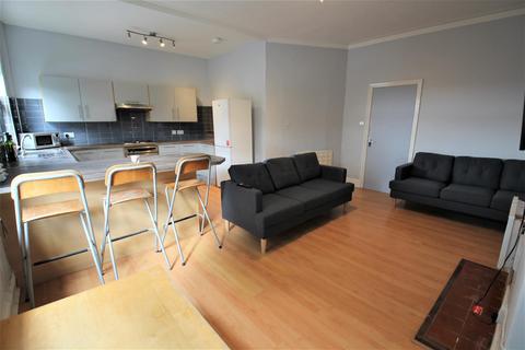 3 bedroom apartment to rent, Kelso Road, Hyde Park, Leeds, LS2 9PR