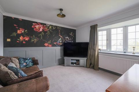 undefined, Beagle Ave, Huddersfield HD4
