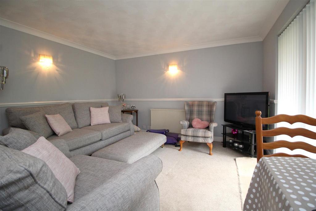 Living room 1 .JPG