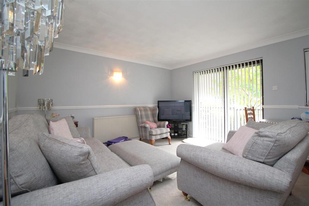 Living room 2 .JPG