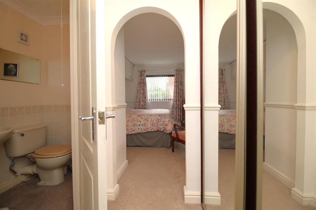 Main bedroom .JPG