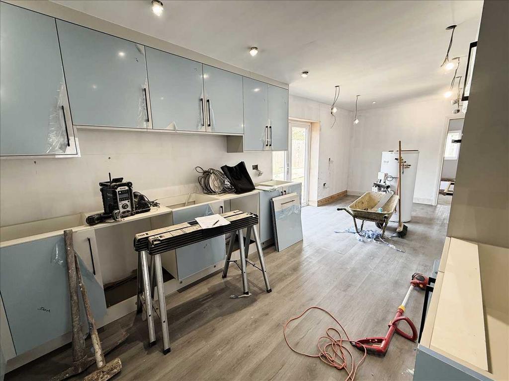 Kitchen /