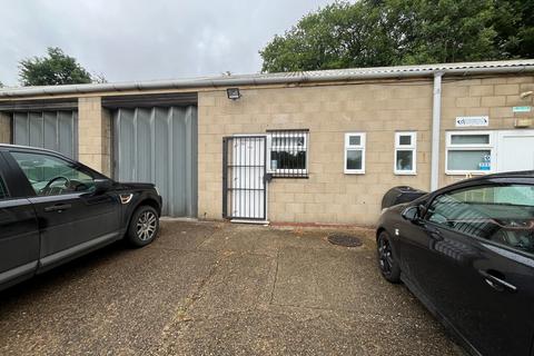 Industrial development to rent, Warrenwood Industrial Estate Stapleford SG14 3NA