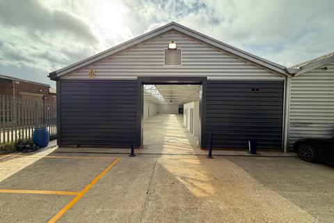 Warehouse to rent, Porters Wood St Albans AL3 6PQ