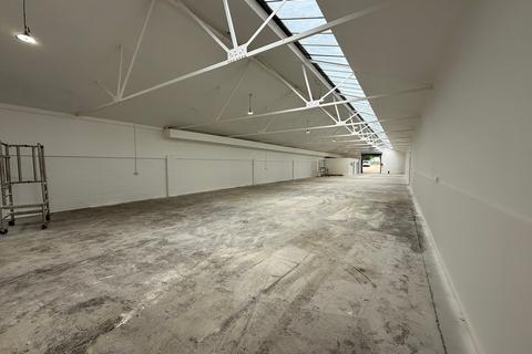 Warehouse to rent, Porters Wood St Albans AL3 6PQ