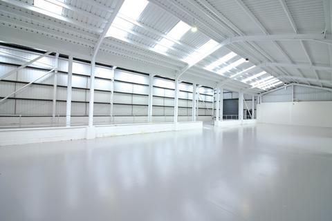 Warehouse to rent, 162 Great North Rd Hatfield AL9 5JN