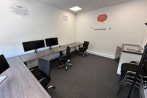 Warehouse to rent, Brownfields Welwyn Garden City AL7 1AN